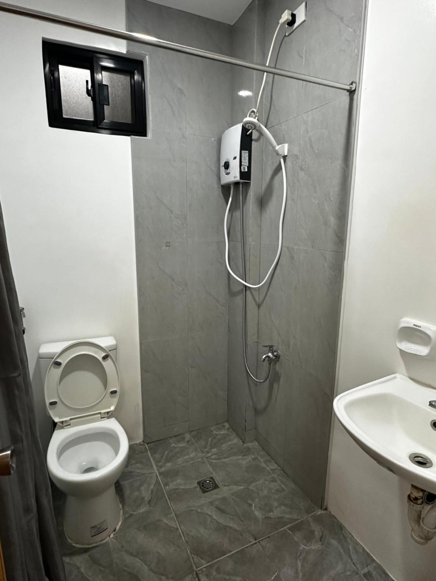 Appartamento Rjc Building Olongapo Esterno foto